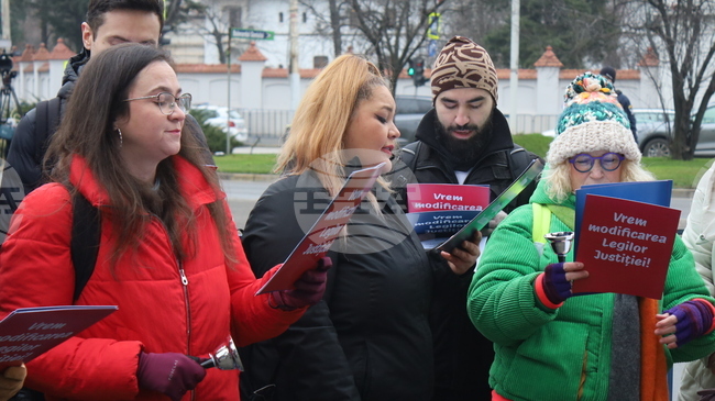 Protest Held During Romanian President's Meeting with Magistrates