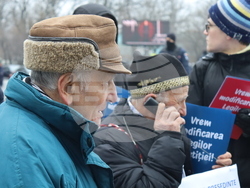 Румъния - Букурещ - президентски дворец Котрочени - демонстрация
