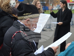 Румъния - Букурещ - президентски дворец Котрочени - демонстрация