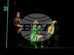 „Убийство по учебник“ в „Зад канала“, снимки  – Малък градски театър „Зад канала“/ Христо Чучков