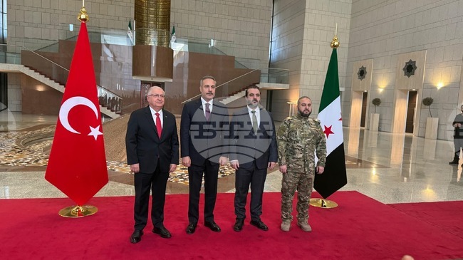 Външните министри на Турция и Сирия отбелязаха, че няма напредък по интеграцията на сирийските кюрдски милиции 