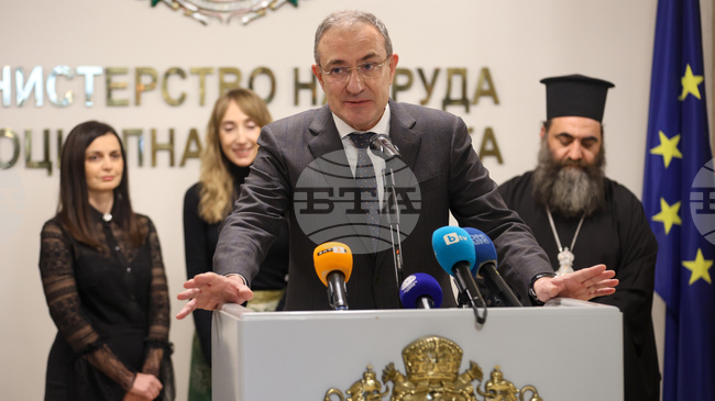 Кампанията "Тихата подкрепа на големите сърца“ показва работата на социалните работници