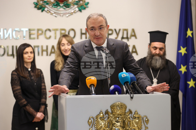 Кампанията "Тихата подкрепа на големите сърца“ показва работата на социалните работници