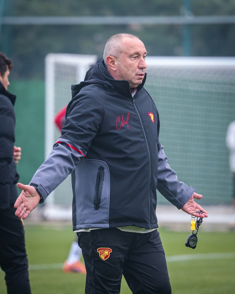 "Миналата година сам си поставих висока цел, защото това е моята мечта с този клуб“, заяви Станимир Стоилов след успеха над Самсунспор