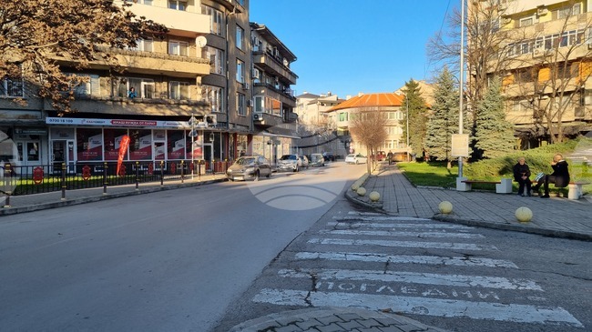 В дните преди празниците в област Търговище обявените свободни работни места за висшисти са девет 