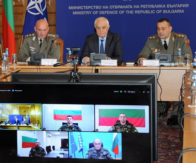 Министърът на отбраната Атанас Запрянов поздрави военнослужещите, участващи в мисии и операции извън страната 