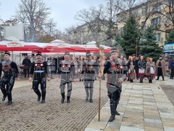 Търговище - коледари - ансамбъл „Мизия“