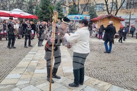 Търговище - коледари - ансамбъл „Мизия“