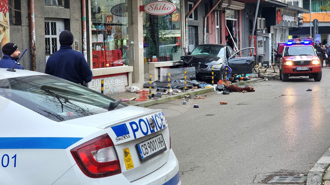 Загинали са трима души при пътни инциденти през изминалото денонощие в страната, 15 са ранени