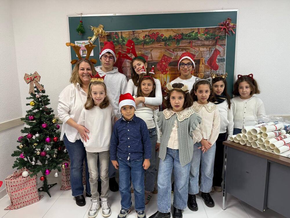 Учители от Българското училище „Иван Вазов“ в Сарон, Испания: Коледното тържество беше пълно с музика и вдъхновение 