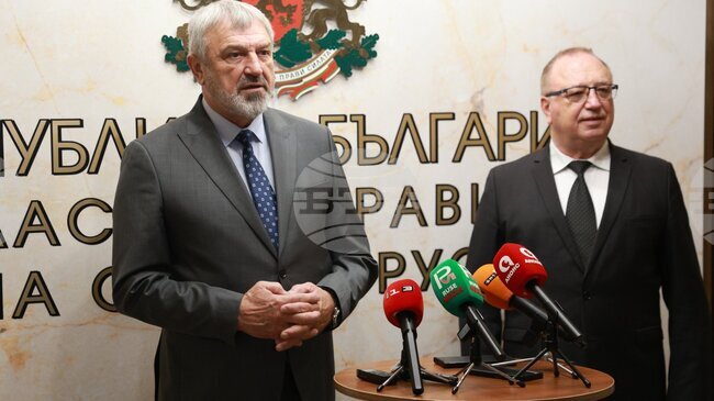 Подобряване на на движението през Дунав мост и на влаковата свързаност с Букурещ са сред приоритетите на областния управител на Русе 