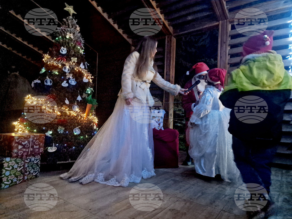  Зоопаркът в Стара Загора зарадва малки и големи с коледен базар, специална програма и подаръци от Дядо Коледа