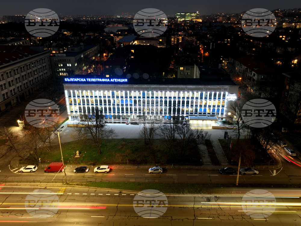 Българска телеграфна агенция - сграда - празнично осветление за Коледа