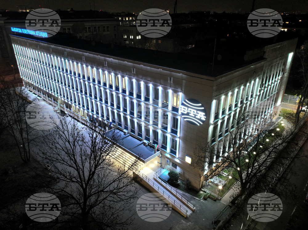 Българска телеграфна агенция - сграда - празнично осветление за Коледа