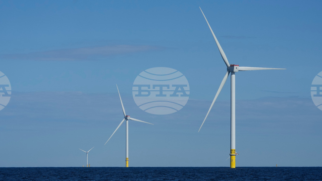 Германската компания Ер Ве Е спечели най‑големите офшорни вятърни договори във Великобритания с осигурен капацитет от почти 7 гигавата
