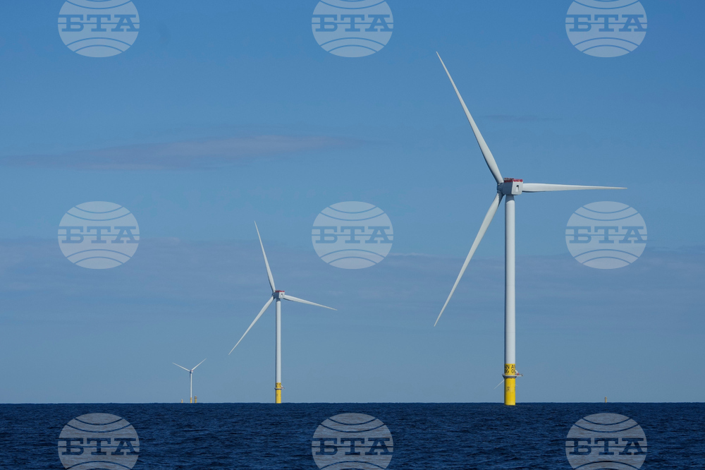 Германската компания Ер Ве Е спечели най‑големите офшорни вятърни договори във Великобритания с осигурен капацитет от почти 7 гигавата