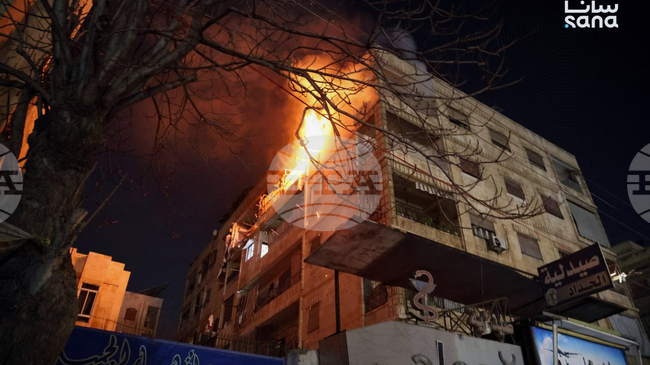 Най-малко двама души бяха убити в Алепо при нападения, за които сирийските правителствени сили и кюрдските сили се обвиниха взаимно