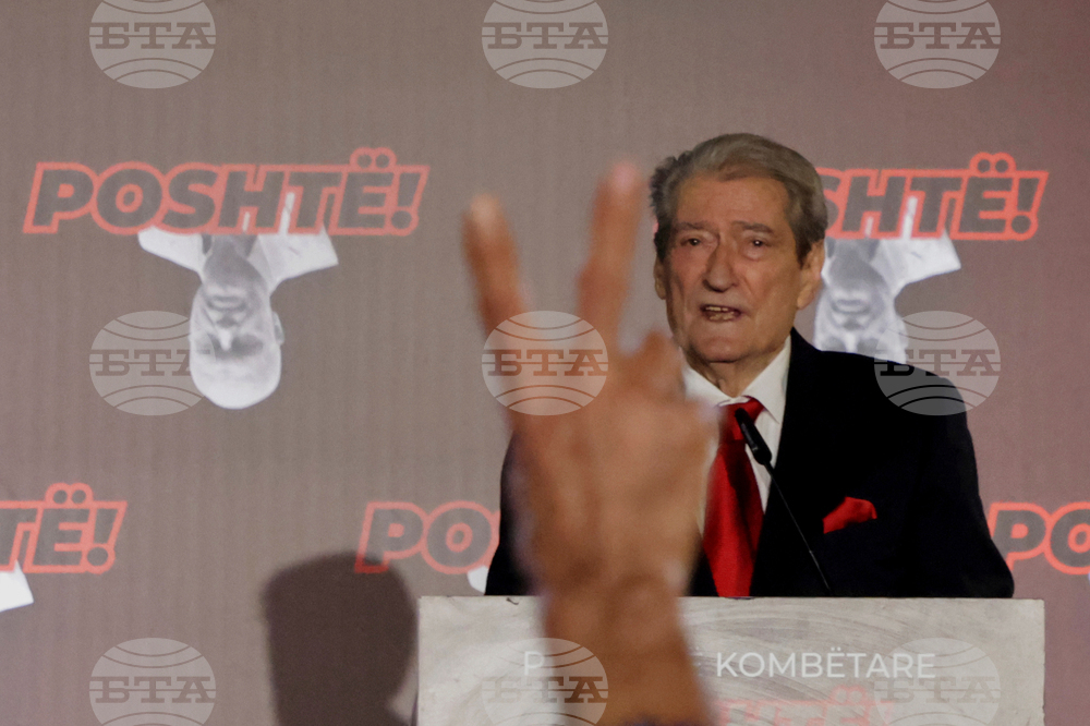 Лидерът на основната опозиционна партия в Албания призова за засилване на демонстрациите срещу настоящото правителство през януари