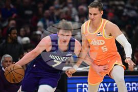 Hornets Cavaliers Basketball