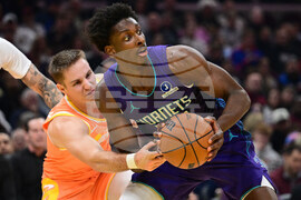 Hornets Cavaliers Basketball