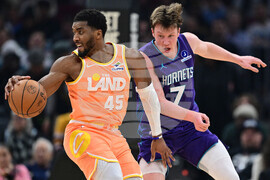 Hornets Cavaliers Basketball