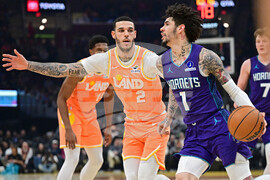 Hornets Cavaliers Basketball