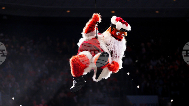 Филаделфия спечели гостуването си на Чикаго в Националната хокейна лига