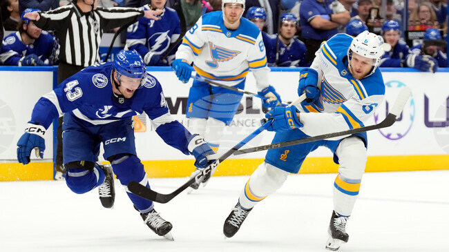 С два гола на Джордан Еберле Сиатъл надви лидера в Тихоокеанската дивизия Анахайм, Тампа Бей с лесна победа над Сейнт Луис в първенството на НХЛ