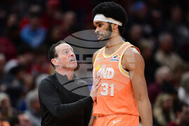 Hornets Cavaliers Basketball