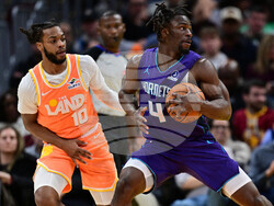 Hornets Cavaliers Basketball