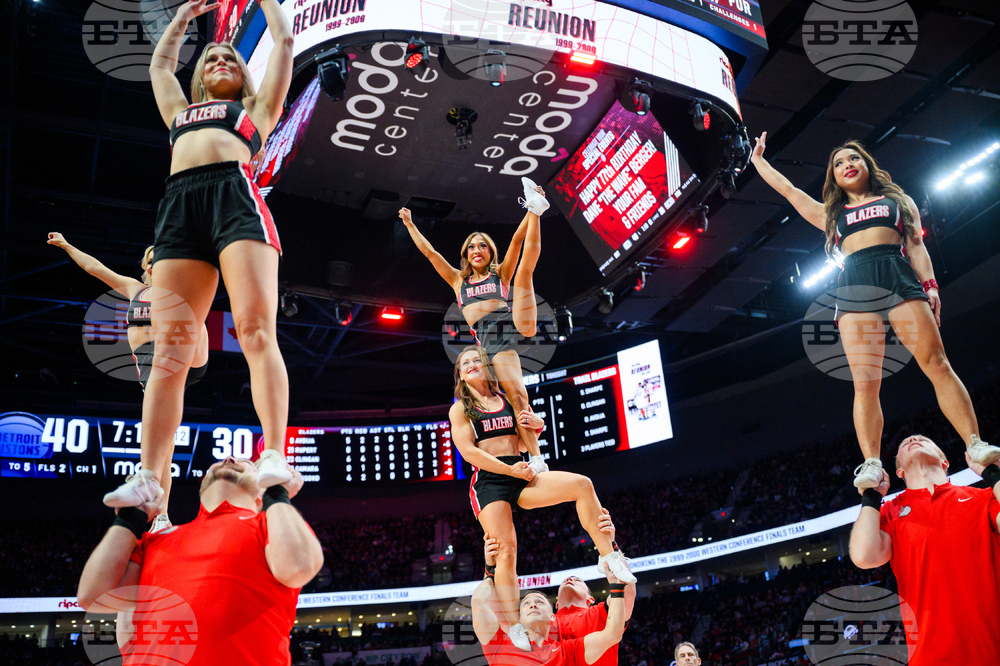 Pistons Trail Blazers Basketball