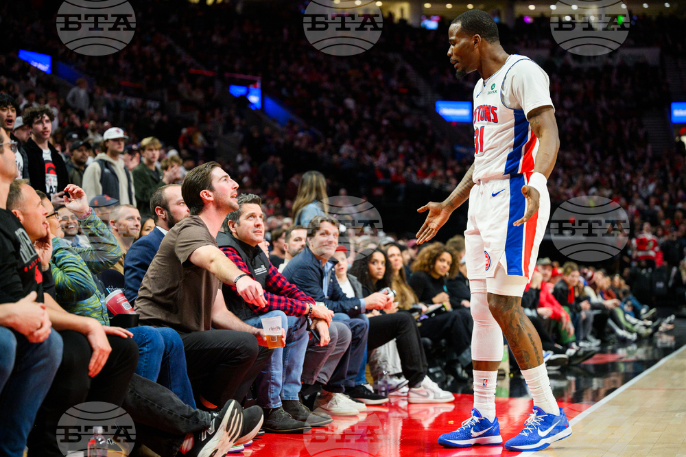 Pistons Trail Blazers Basketball