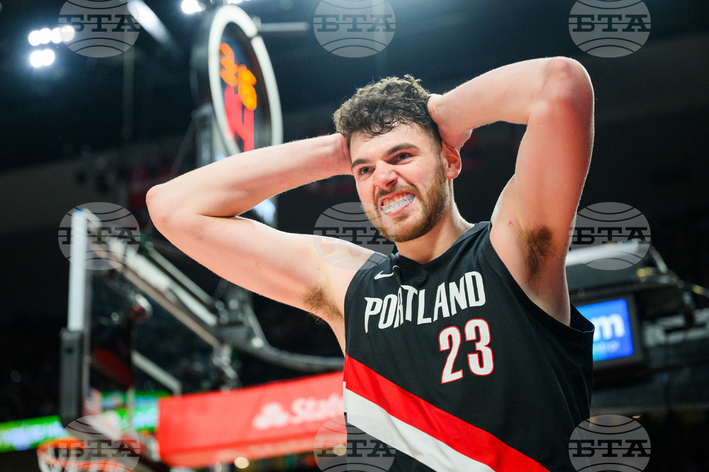 Pistons Trail Blazers Basketball