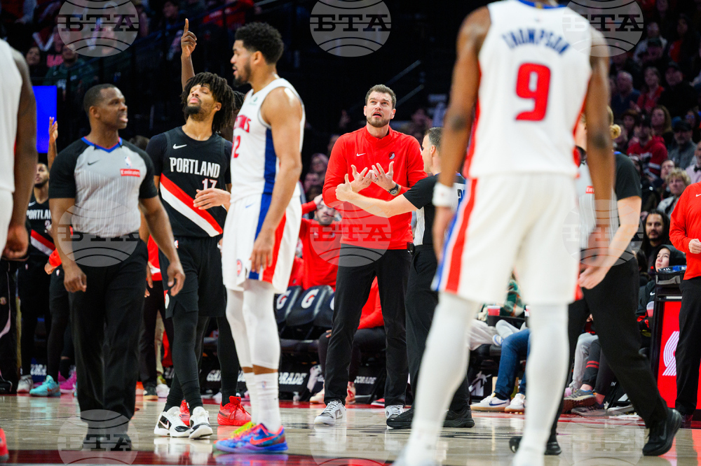 Pistons Trail Blazers Basketball