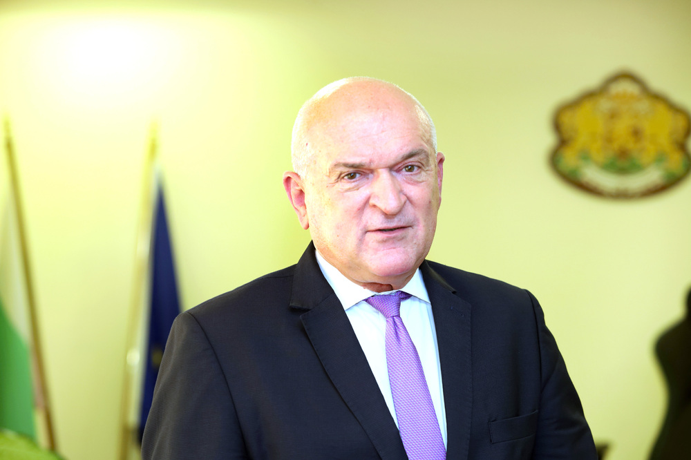 Сметната палата е намалила администрацията си с 10 процента през 2025 г., засилва усилията за привличане на млади одитори 