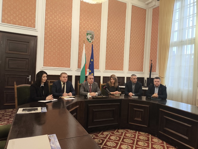 Община Сливен планира разширяване на улица „Г. Раковски“ и асфалтиране на бул. „Панайот Хитов“ през 2026 г.