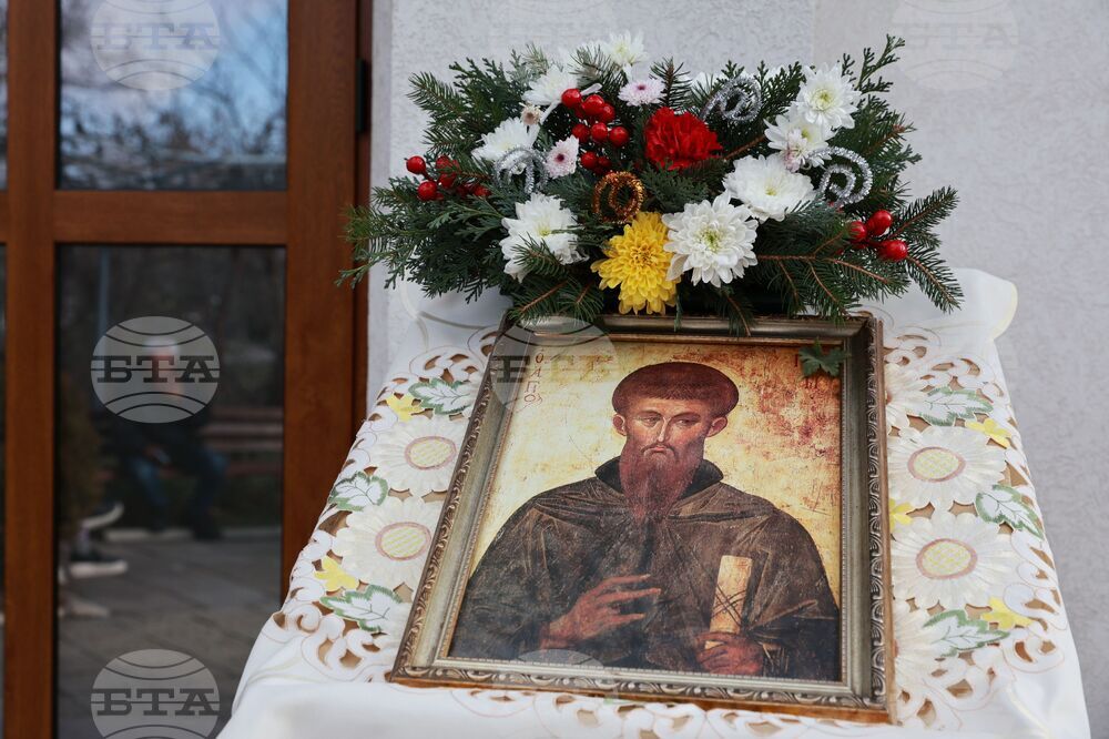 Храм „Св. Наум Охридски" - литургия за празника на преподобния Наум Охридски