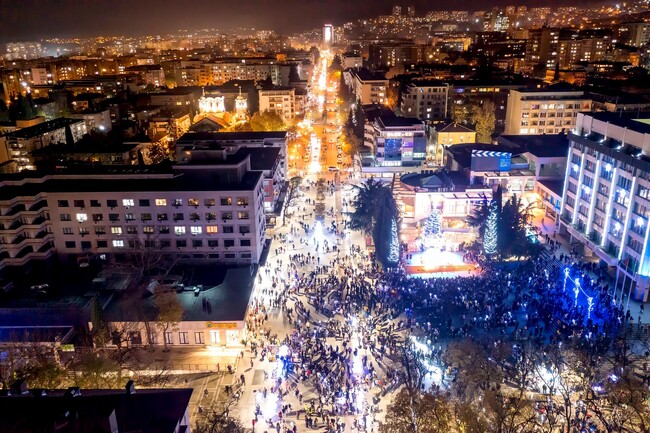 Община Стара Загора: Весели коледни празници за всички старозагорци и честит имен ден за 7233-ма сред тях