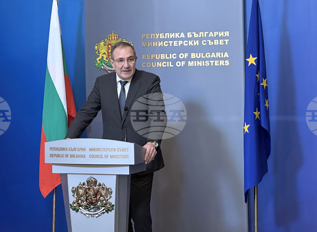 Близо 25 млн. лв. осигурява правителството в оставка за услугата "Топъл обяд" за 67 000 души, съобщи министър Борислав Гуцанов