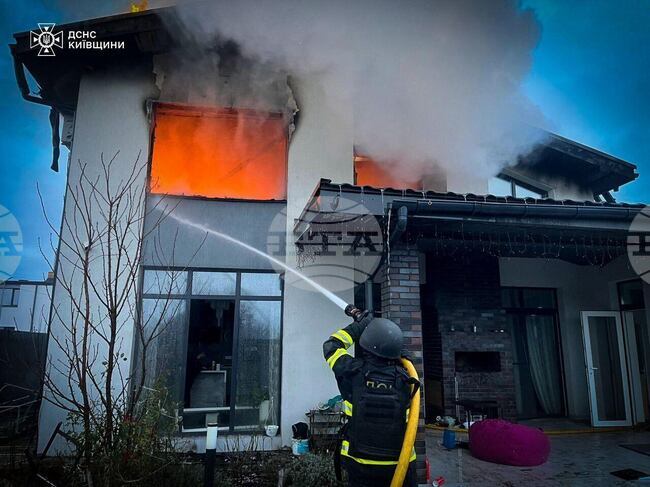 Украинските ВВС обявиха, че са свалили 587 дрона и 34 ракети, изстреляни от Русия