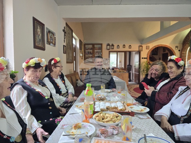 Коледата е поглеждане в бъдещето, каза отец Иван от Сливен