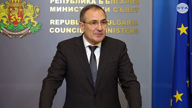 Близо 25 млн. лв. осигурява правителството в оставка за услугата „Топъл обяд“ за 67 000 души, съобщи министър Борислав Гуцанов