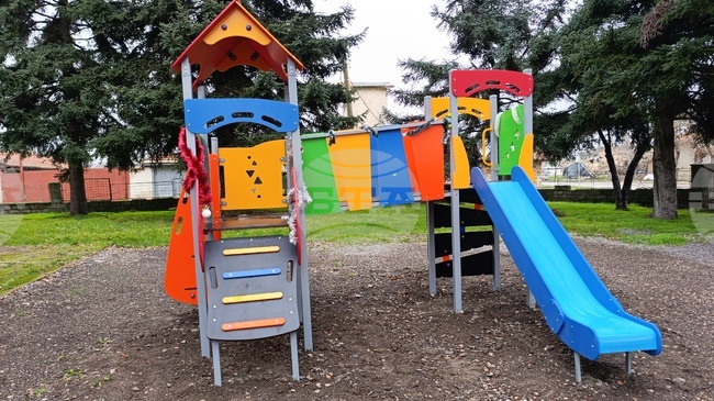 В село Ветрище бе открита нова детска площадка