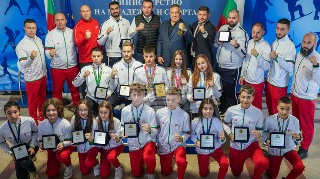 Министър Иван Пешев награди призьорите от последните пет големи първенства по теакуондо