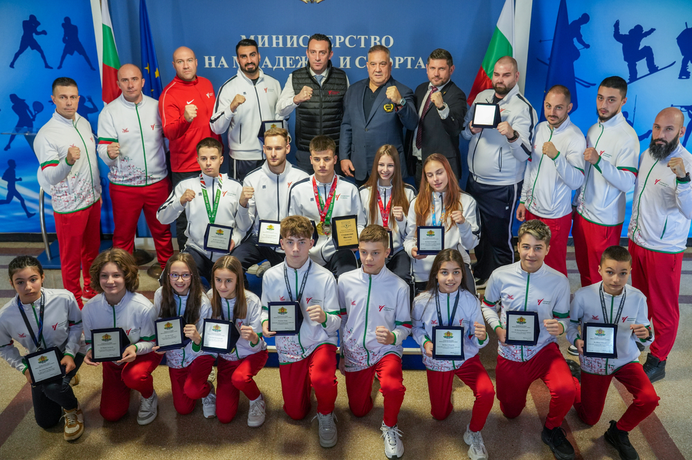 Министър Иван Пешев награди призьорите от последните пет големи първенства по таекуондо