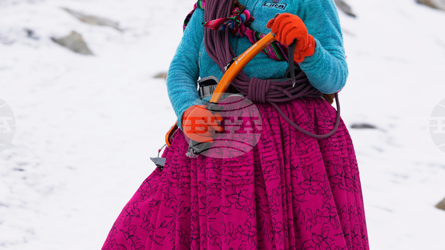 Традиционната пола „полера“ е символ на гордост и идентичност за жените от коренното население на Боливия