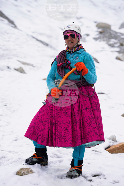 Традиционната пола „полера“ е символ на гордост и идентичност за жените от коренното население на Боливия