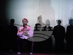 Директорът на Народния театър Васил Василев постави „Носорози“ в Скопие, снимка – Народен театър/Shindarsky 