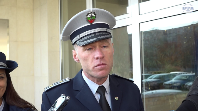 Очакваме трафикът да се натовари следобед основно по магистралите „Тракия“ и „Хемус“, каза главен инспектор Лъчезар Близнаков от „Пътна полиция“