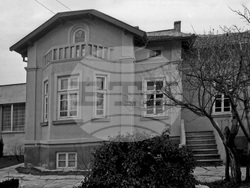 Външен вид на къщата, в която е живял